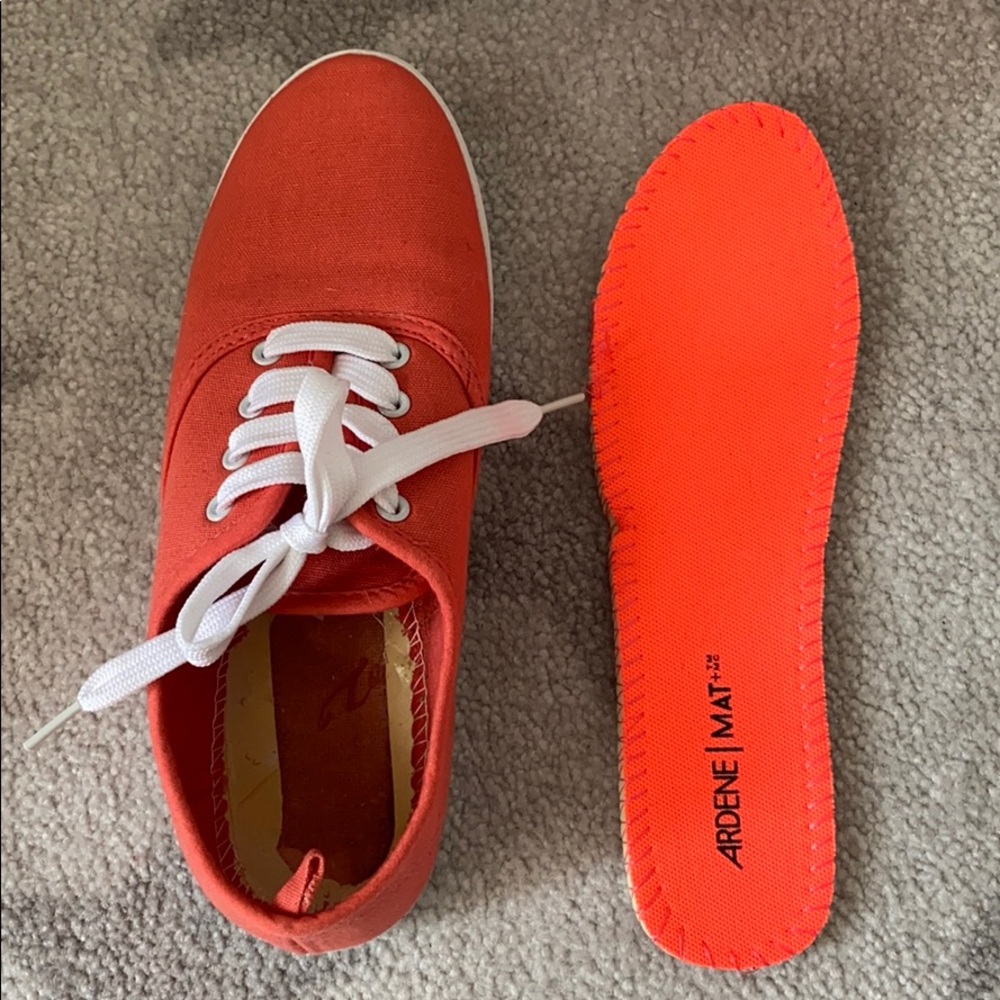 NWOT Ardene coral colour espadrilles - Picture 3 of 4